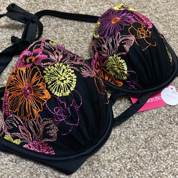 *Brand New* Swim Top - Picture 2 of 3